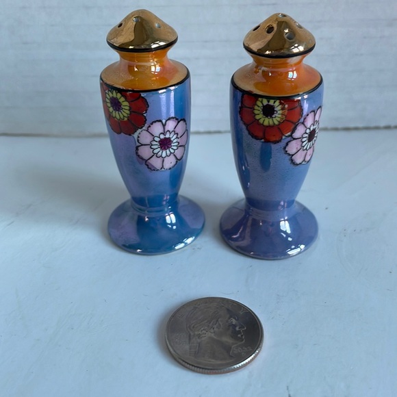 Lusterware Salt and Pepper Shakers Mini - Picture 1 of 5